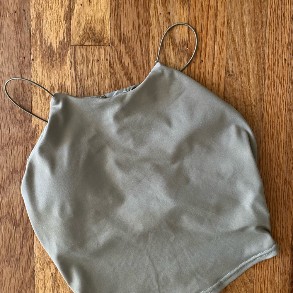 ALO Yoga Green Halter Cross Back Sports Tank/Bra in Olive Green